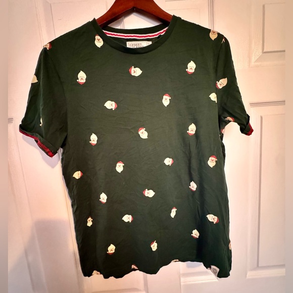 Free Planet Green Santa Graphic Tee w/rolled sleeves - Picture 2 of 6